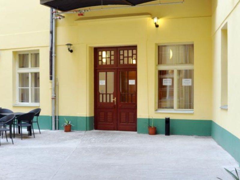 Hostel Junior Praga Exterior foto